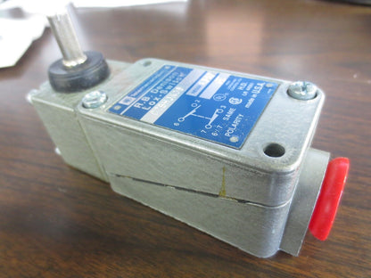 TELEMECANIQUE C2BHJK09 LIMIT SWITCH - NEW SURPLUS