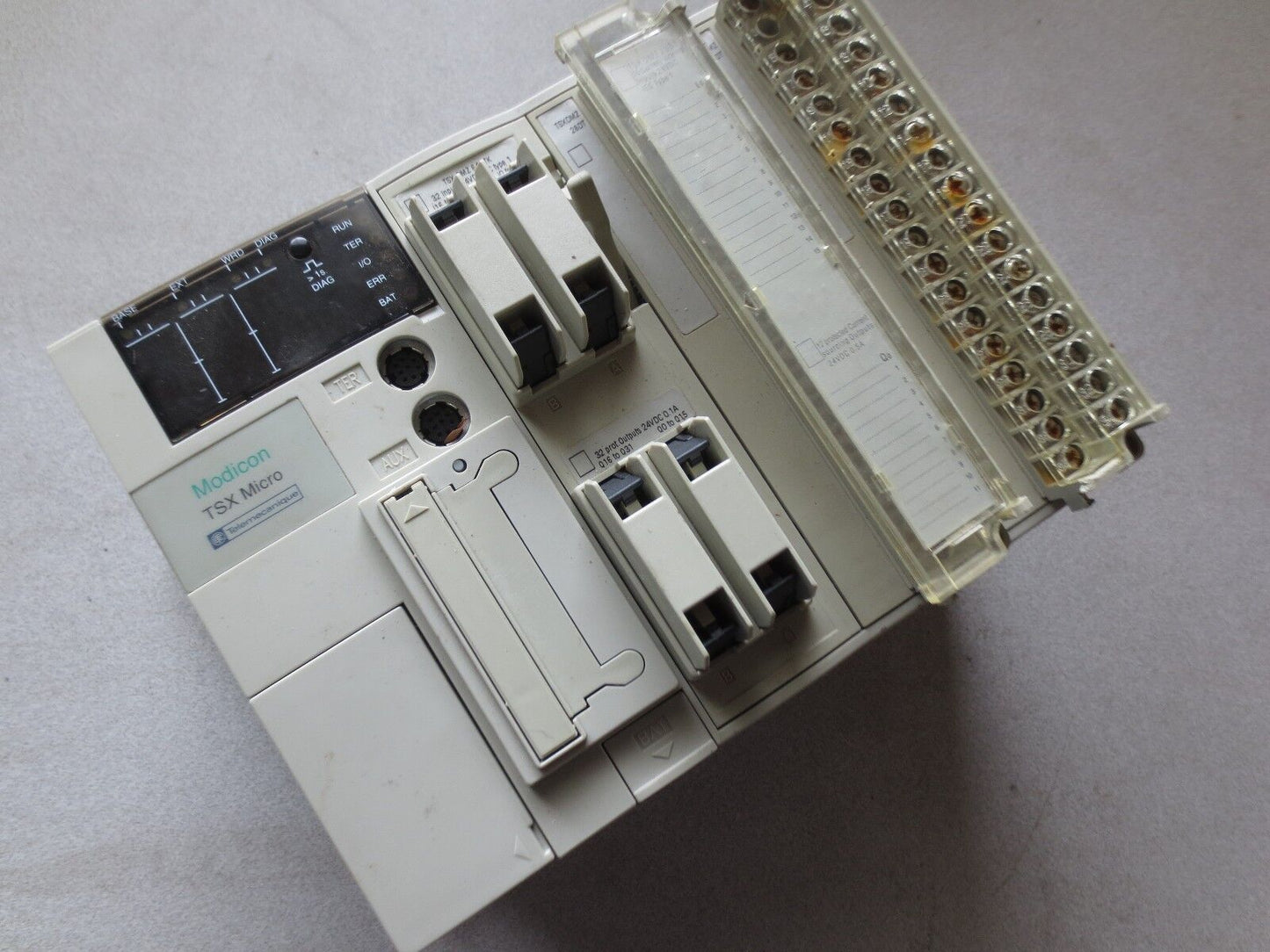 MODICON / TELEMECANIQUE TSX3721100 TSX MICRO PLC