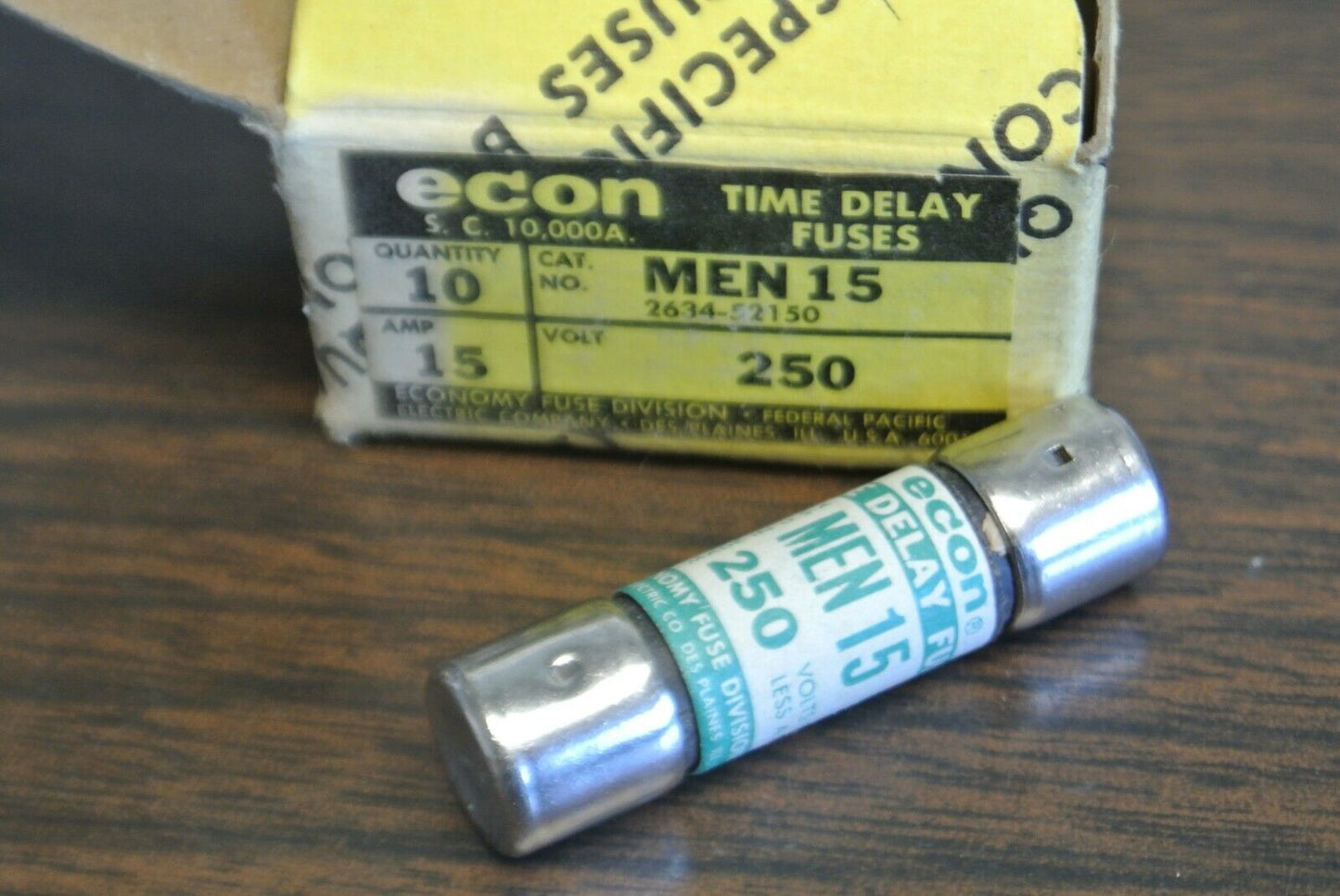 BOX of 10 / ECONOMY MEN15 TIME-DELAY FUSE / 15A / 250V / NEW SURPLUS / MEN 15