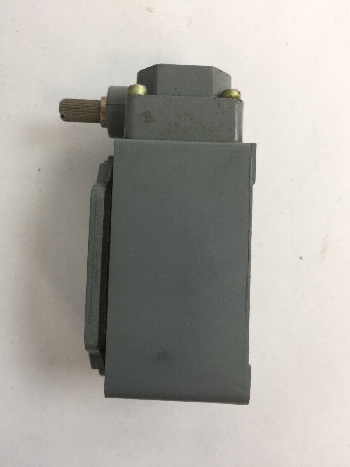 CUTLER HAMMER 10316H185B TYPE L LIMIT SWITCH 600VAC