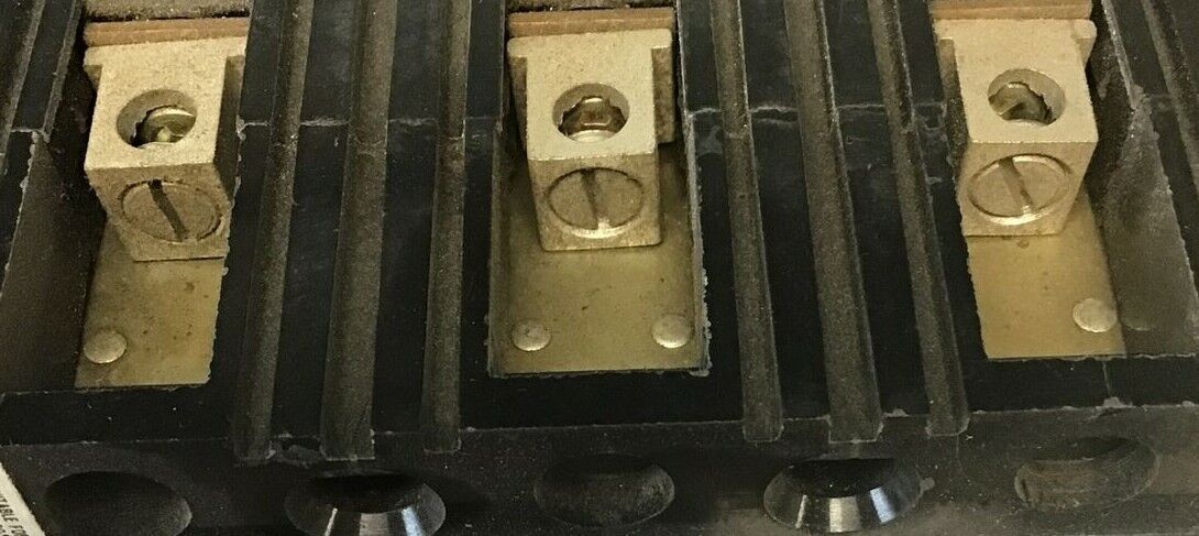 SQUARE D FAL32030 CIRCUIT BREAKER 240VAC 250VDC 30AMP