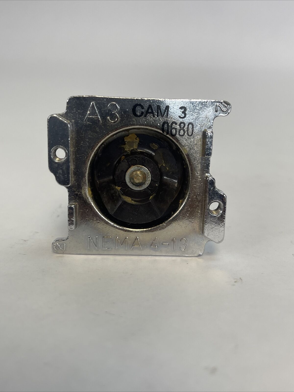 CUTLER HAMMER 10250T15334 SELECTOR SWITCH KEY OPER. NEMA 3-13 3 POS.SPR. RET.