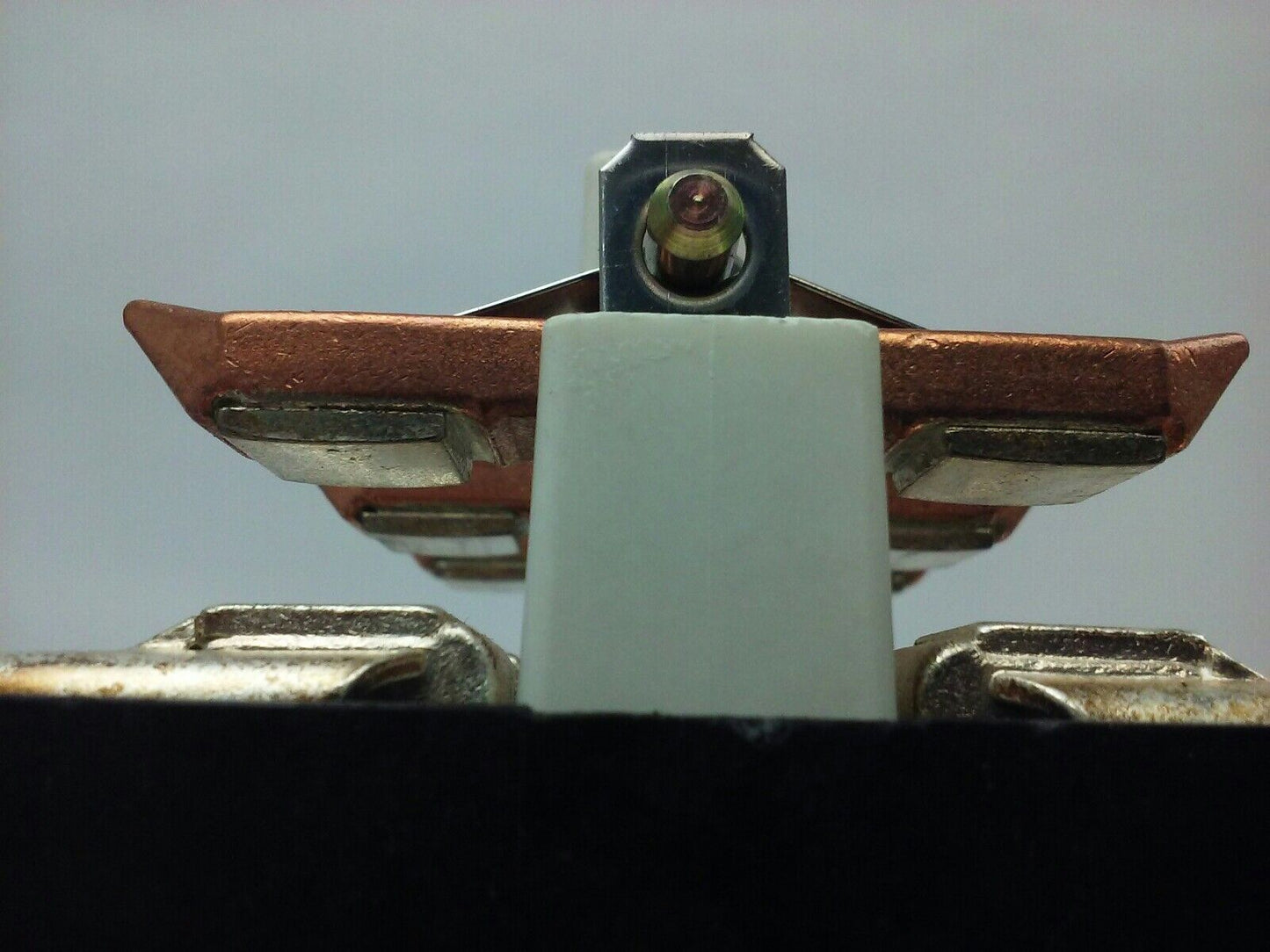 ABB EH160 CONTACTOR, 3PH, 3P BREAKING, 600V, 50-150H.P., 190A, CHIP PLASTIC