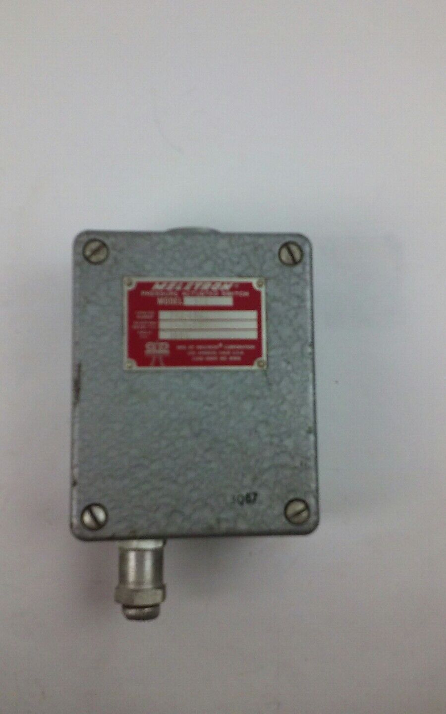 MELETRON 312 PRESSURE ACTUATED SWITCH CAT NUMBER 312-65A