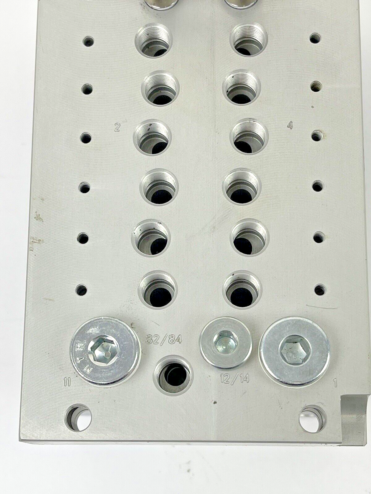 FESTO CPV14-V1 -VALVE MANIFOLD-W/ PNEUM CONNEC. PLATE, C402(2), C102(5), BD02(1)