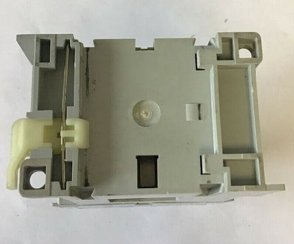 ALLEN BRADLEY 700-CF400Z* SER.A CONTACTOR W/ 100-F SER.A AUX CONTACT