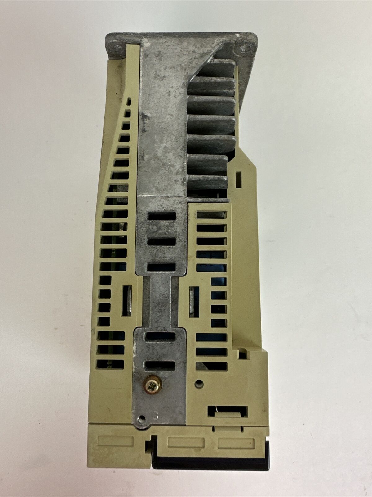 YASKAWA SGDS-08A01A SERVOPACK OUTPUT 3PH 0-230VAC 5.5A 750W INPUT 1PH 200-230VAC