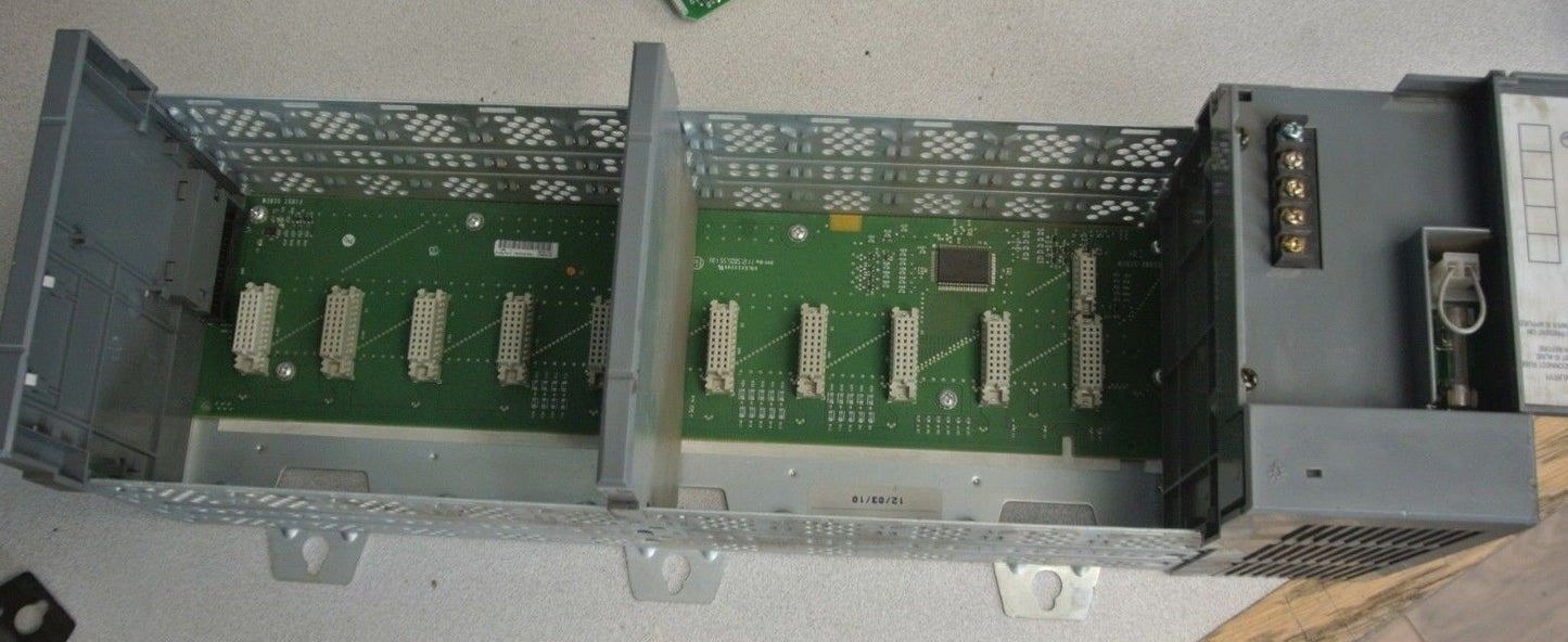 ALLEN-BRADLEY 1746-P2 SLC500 POWER SUPPLY + 1746-A10 10-SLOT RACK