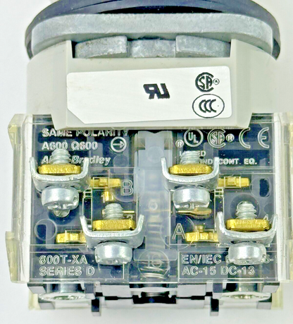 ALLEN-BRADLEY - 800T-JN91 SER. U - SELECTOR SWITCH W/ TWO 800T-XA SER. D BLOCKS