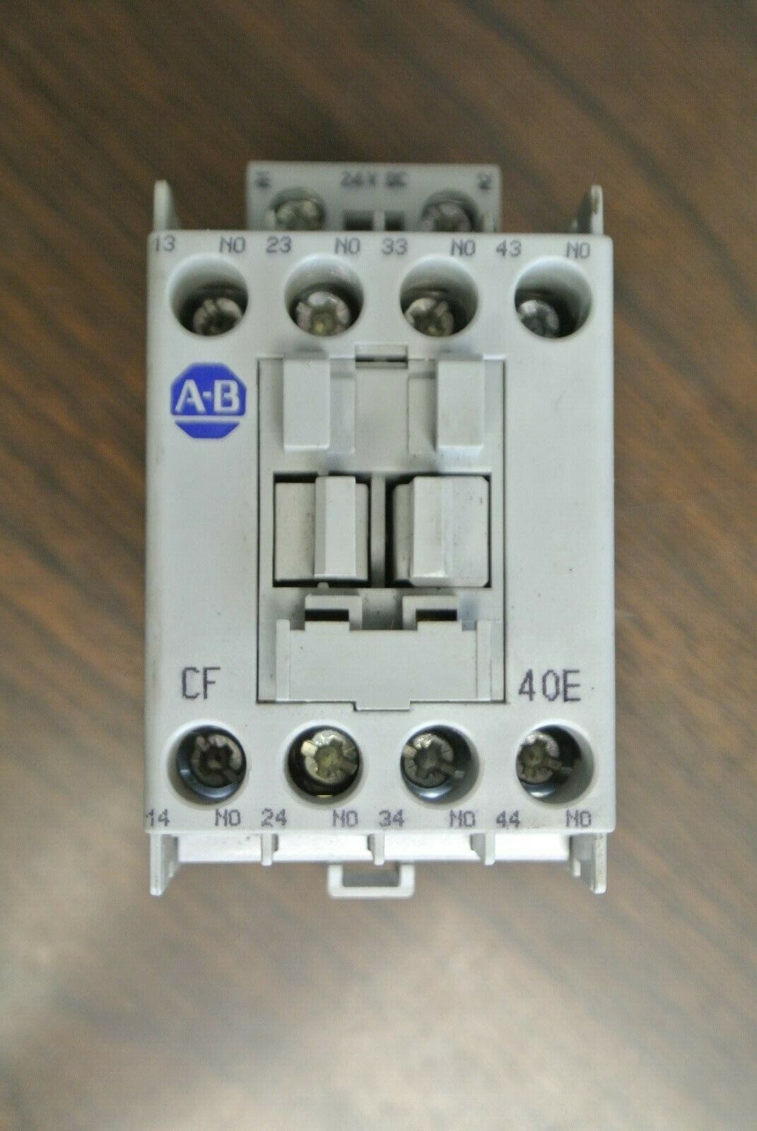 ALLEN-BRADLEY 700-CF400Z* / RELAY / 24VDC COIL