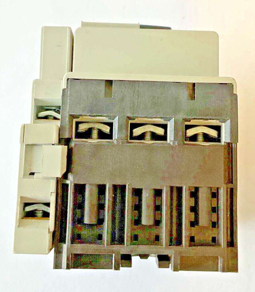 ALLEN BRADLEY 140M-C2E-B40 SER.B MOTOR PROTECTOR W/140-C-A AUX CONTACT SER.A