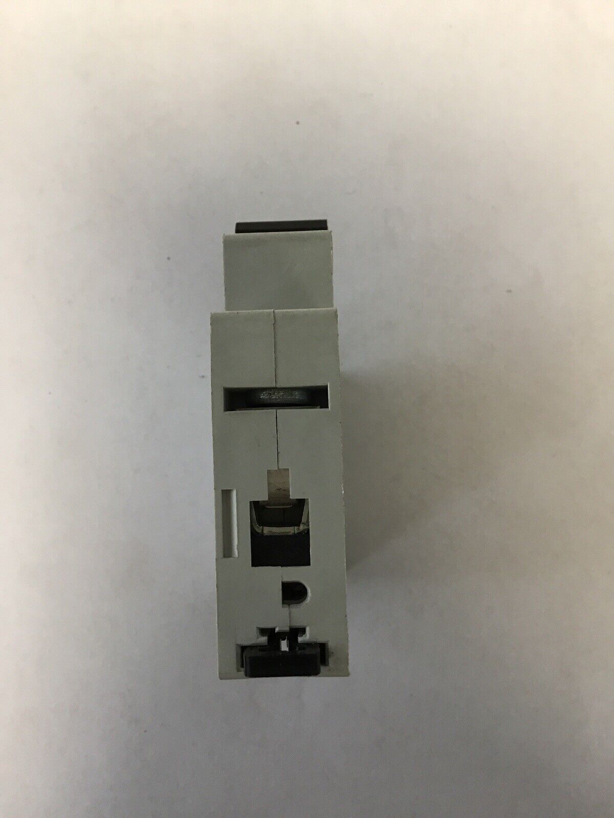 MOELLER FAZ-Z4/1 CIRCUIT BREAKER 240VAC/415V 1POLE (LOT OF 4)