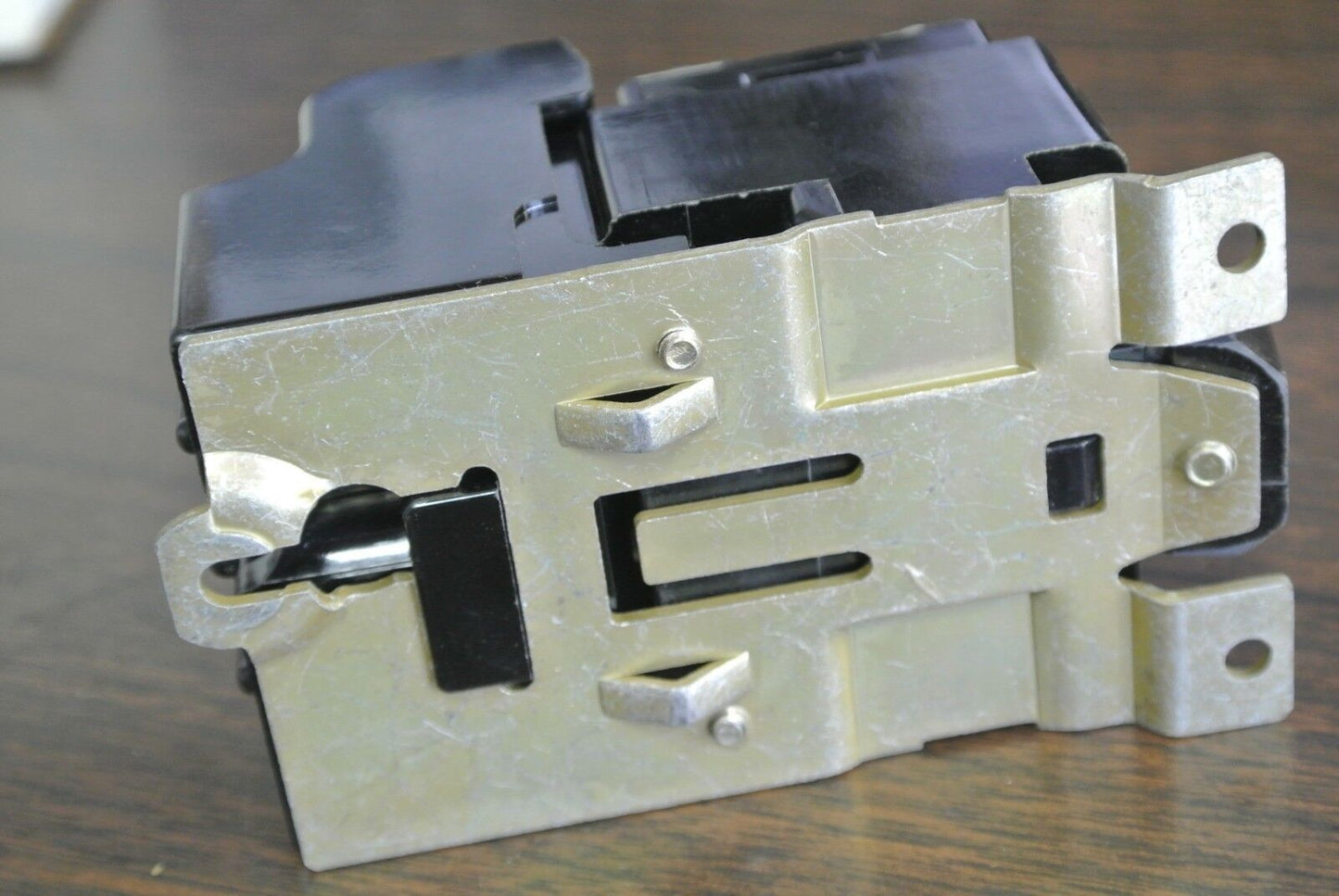 ALLEN-BRADLEY 702L-TOD92 AC LIGHTING CONTACTOR 120V, 10A, 2-POLE - NEW SURPLUS