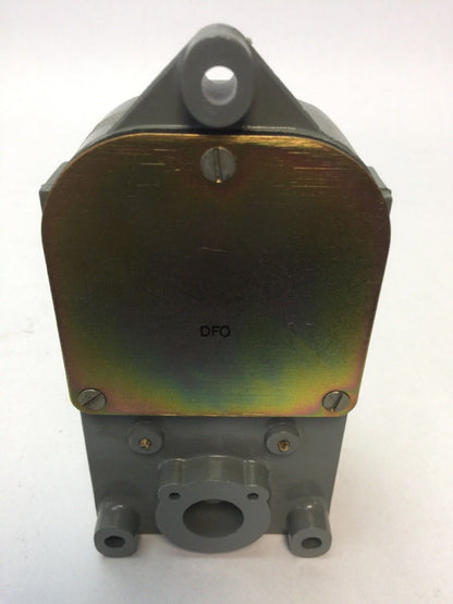 ALLEN BRADLEY 801-ASG17 LIMIT SWITCH ROLLER LEVER 600V AC/DC 2 NC CONTACTS