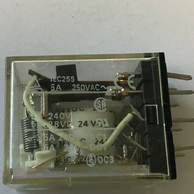 OMRON MY2N RELAY 100/110VAC 50/60HZ ***(LOTOF2)***