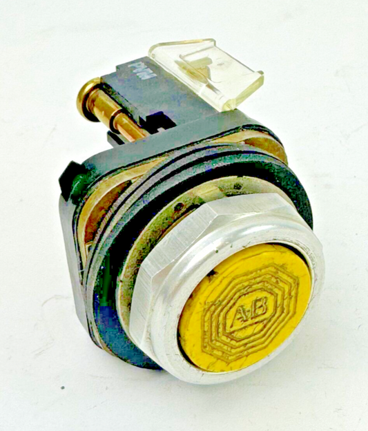 ALLEN-BRADLEY - 800T-A SER. T TYPE 4, 13 - YELLOW PUSH BUTTON W/ 800T-XD1 SER. D