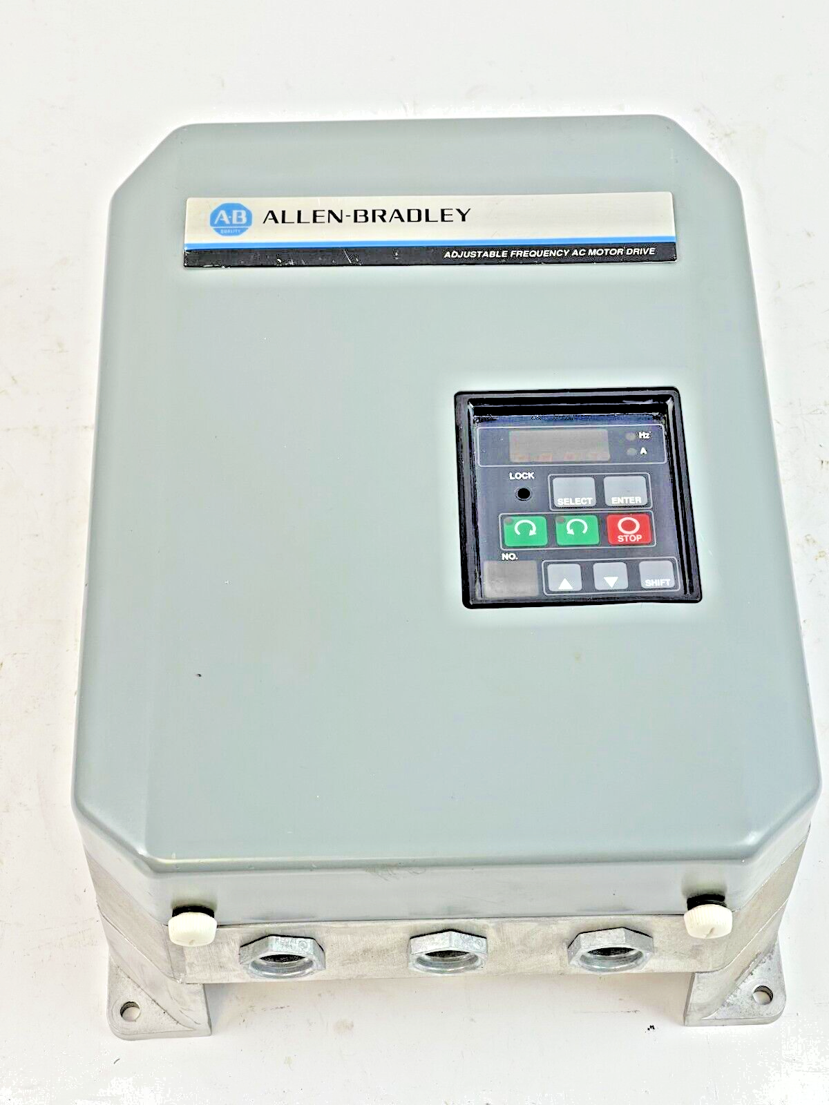 ALLEN BRADLEY - 1333-AAB SER. D - ADJUSTABLE FREQ. AC DRIVE 2.6kVA 460V 3PH 3.3A