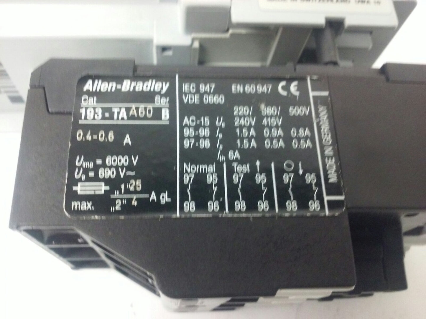 ALLEN BRADLEY 100-C09D*10 SER. A,CONTACTOR,3PH,600V,25A,24VDC COIL ,W/ 193-TAA60