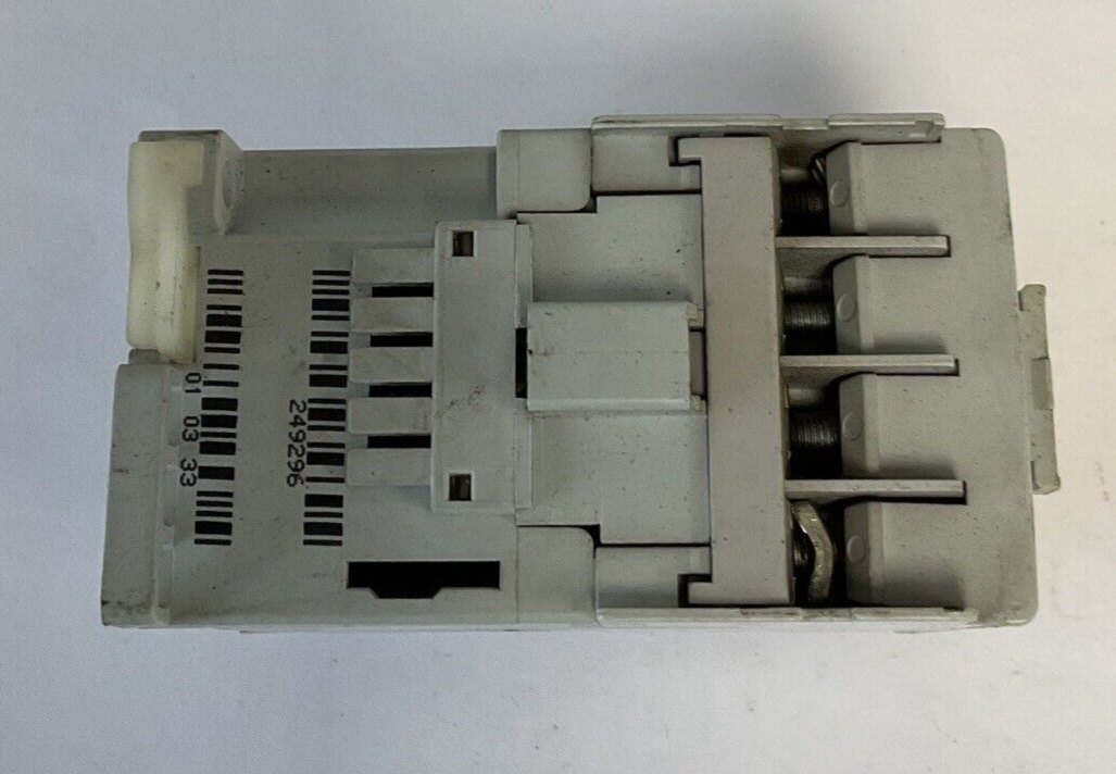 ALLEN BRADLEY 100-C12*10 CONTACTOR SER.A 600VAC 20A