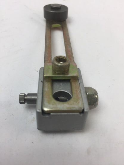 WESTINGHOUSE RRCKS RR LIMIT SWITCH ADJUSTABLE LEVER STEEL ROLLER