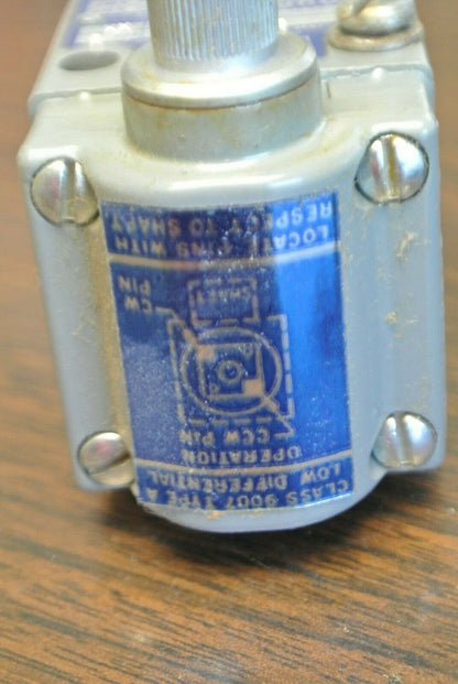 SQUARE D 9007 B52A, Ser. B HEAVY DUTY LIMIT SWITCH / NEW SURPLUS