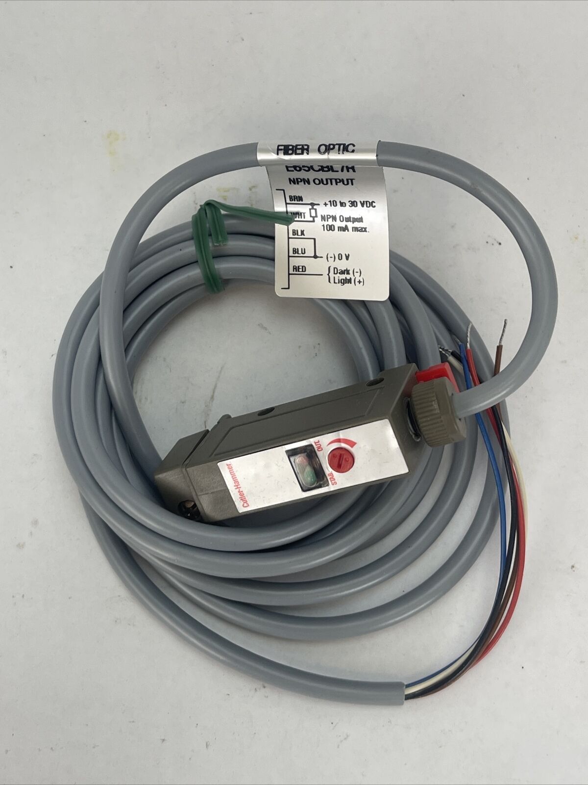 CUTLER HAMMER E65CBL7R E 65 SERIES PHOTOELECTRIC FIBER OPTIC 10-30VDC SER A1 6FT