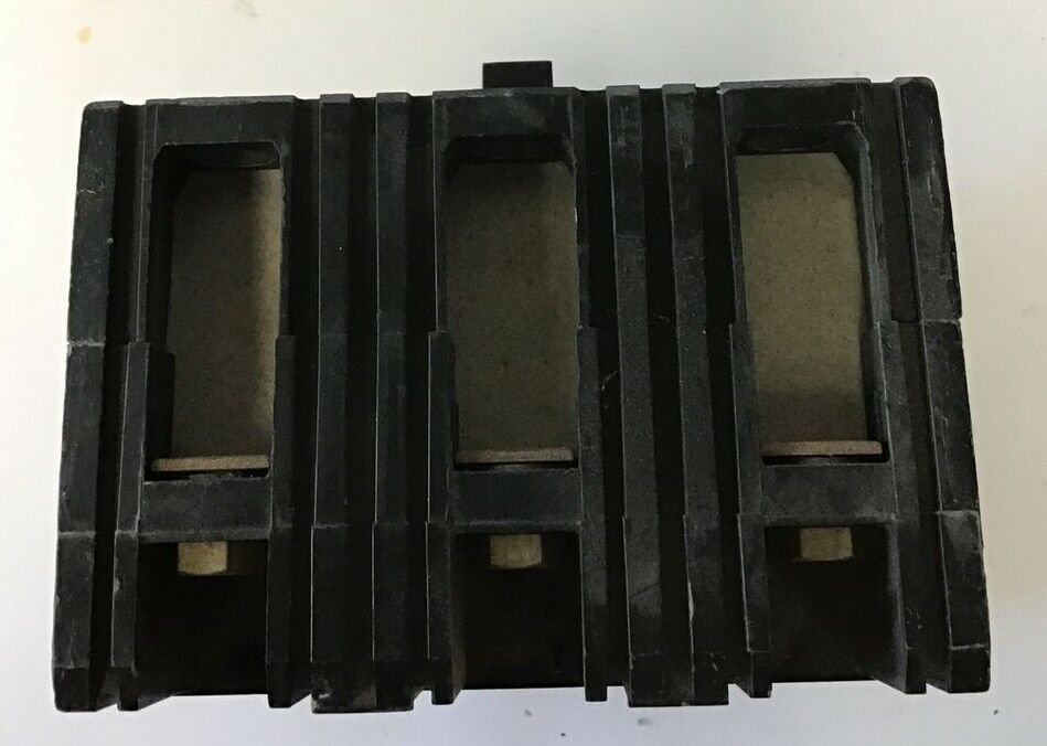 SQUARE D FHP360402100 CIRCUIT BREAKER 40A 600VAC 250VDC 3POLE