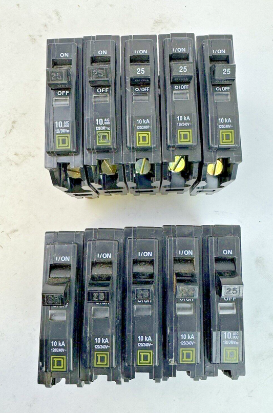 SQUARE D **LOT OF 10** QO125 - CIRCUIT BREAKERS - 1 POLE/ 25 A/ 240 VAC