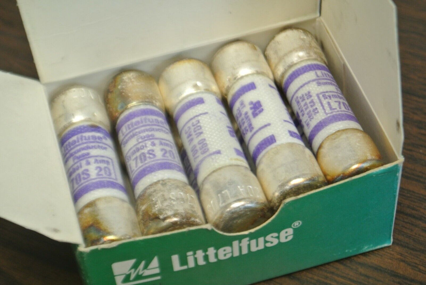 BOX of 10 / LITTELFUSE L70S20 SEMICONDUCTOR FUSE / 700V / 20A / NEW SURPLUS