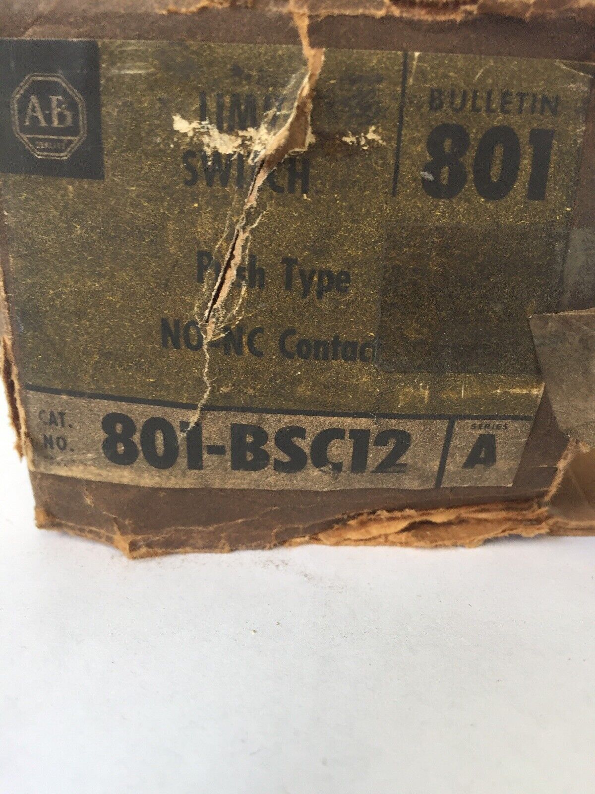ALLEN BRADLEY 801-ASC12 LIMIT SWITCH PUSH TYPE 600V AC/DC NO-NC CONTACT