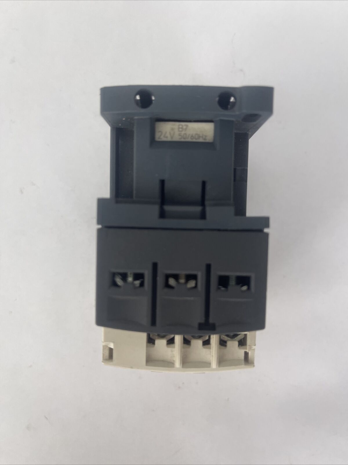 TELEMECANIQUE LC1 D09 CONTACTOR 25A 600VAC 7.5HP COIL 24V 50/60HZ