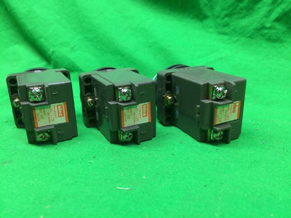 *LOT OF 3* IDEC WHITE CAP INDICATOR LIGHT APN 200/220V