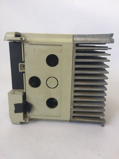 ALLEN BRADLEY 1305-BA06A AC DRIVE INPUT 380-460V 5.8A OUTPUT 380-460V 6A 3 HP