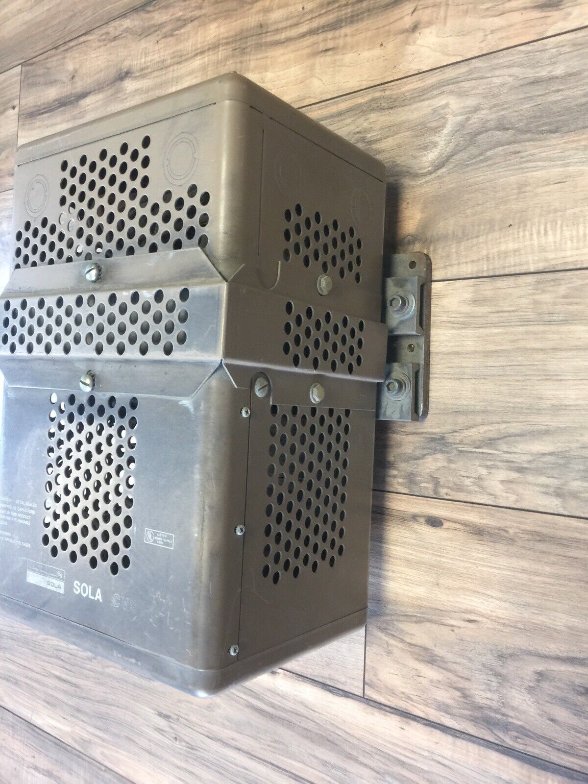 SOLA 23-23-215-8 CONSTANT VOLTAGE TRANSFORMER HARMONIC NEUTRALIZED 120/240V