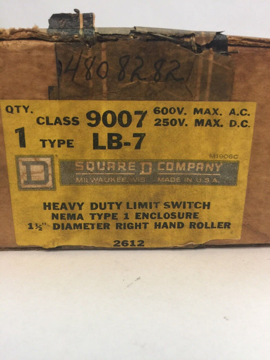SQUARE D 9007 LB-7 HEAVY DUTY LIMIT SWITCH 600VAC 250VDC 1 1/2" DIA RIGHT HAND