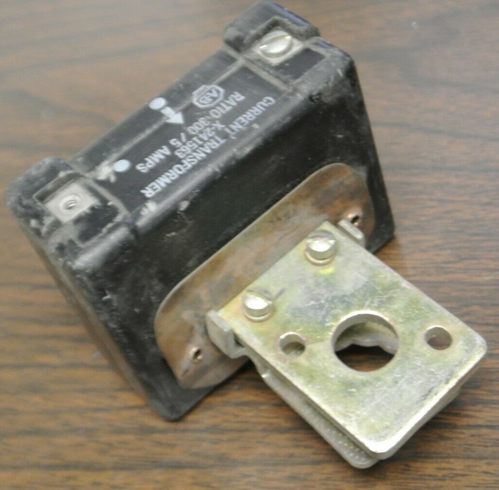 ALLEN-BRADLEY X-241563 CURRENT TRANSFORMER / RATIO 300 / 5 AMPS