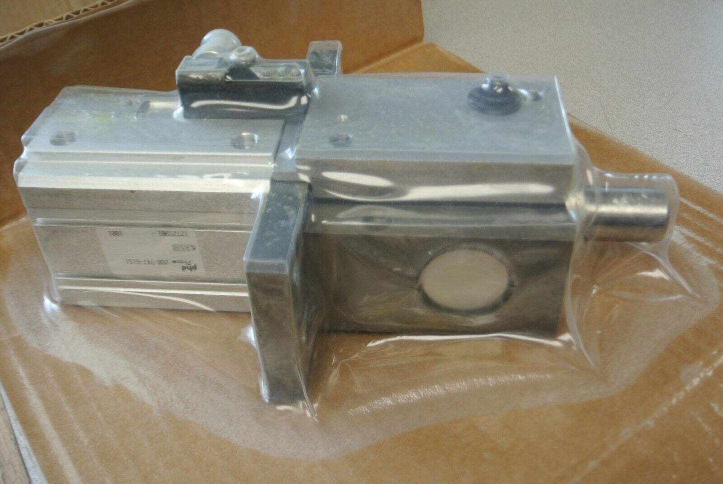 PHD ML315160 / 12725981-1801 PNEUMATIC CYLINDER / NEW SURPLUS -- SEE NOTES