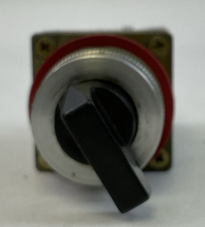 ALLEN BRADLEY 800MR-HX2B SER A SELECTOR SWITCH 300VAC 800M-XAK SER A