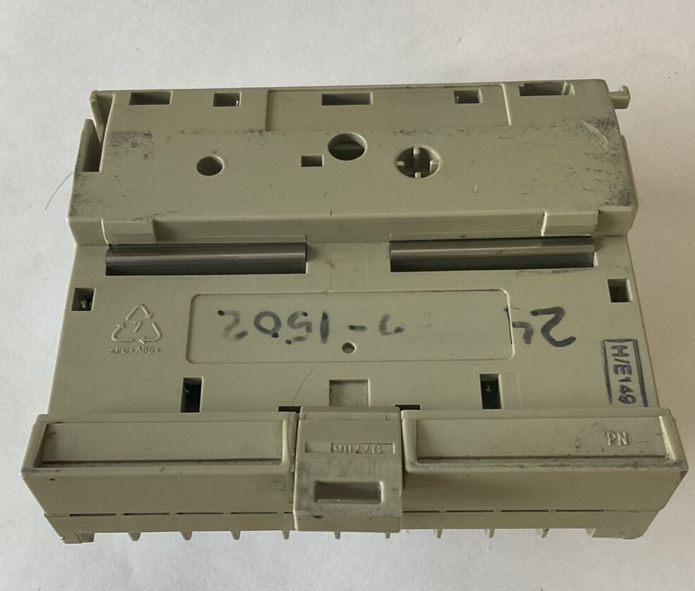 ALLEN BRADLEY 1794-OA8 INPUT 230VAC 10A SER.A 5VDC 640MA REV.E01