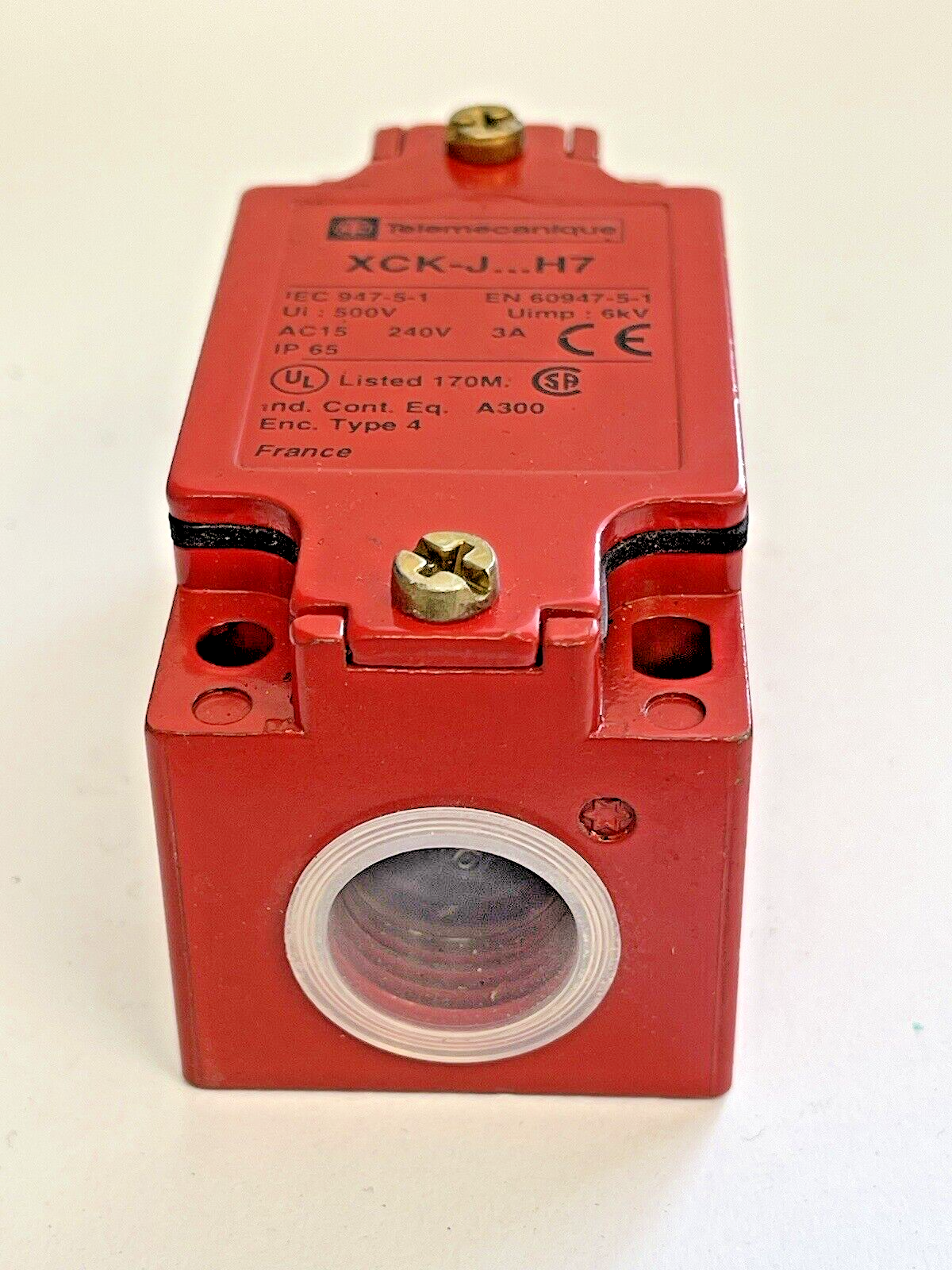 TELEMECANIQUE - XCK-J...H7 - LIMIT SWITCH - 240 VAC, 3A , 15 VDC **MISSING TOP