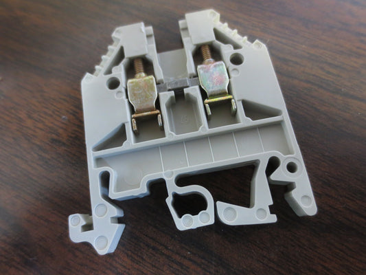 GE 451WN02G IEC TERMINAL BLOCK / SCREW CLAMP 2.5mm FEED THRU, LOT/99 NEW SURPLUS