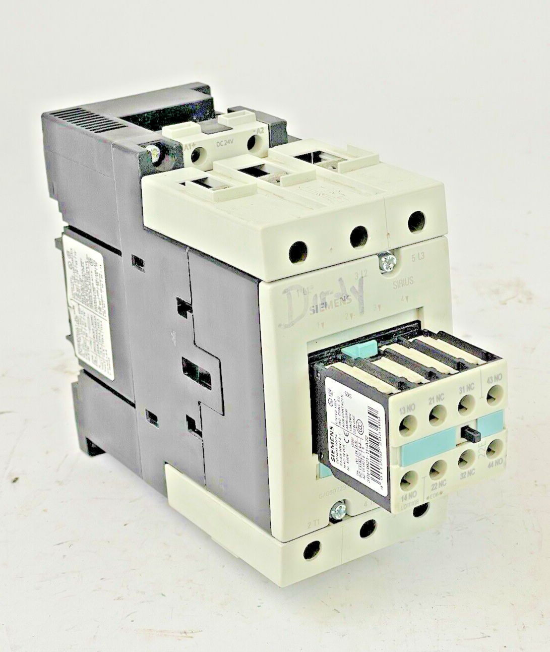 SIEMENS - 3RT1045-1BB40 CONTACTOR WITH 24V DC COIL & 3RH1921-1HA22 CONTACT BLOCK