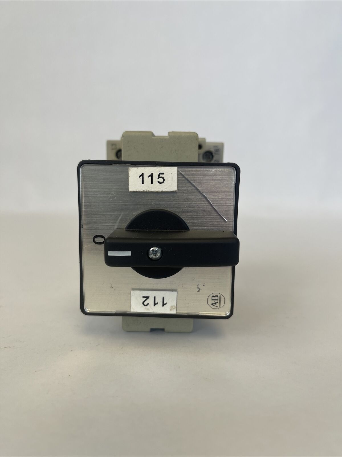ALLEN BRADLEY 194-A25-3753 DISCONNECT SWITCH 25A 600VAC SER B 10HP