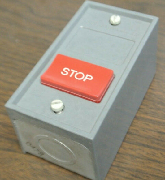 CUTLER-HAMMER 10250H5101 STANDARD DUTY PUSHBUTTON / "STOP" / NEW SURPLUS