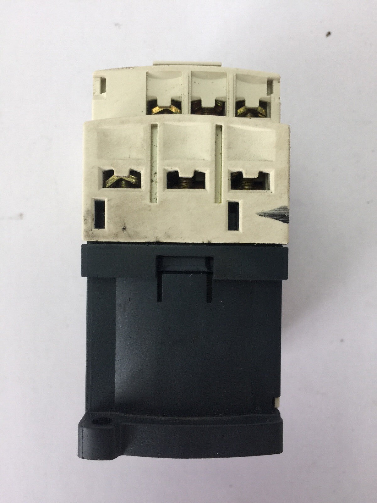 SCHNEIDER TELEMECANIQUE CAD32BD CONTROL RELAY 10A 600VAC COIL 24VDC LAD4TBDL 24V