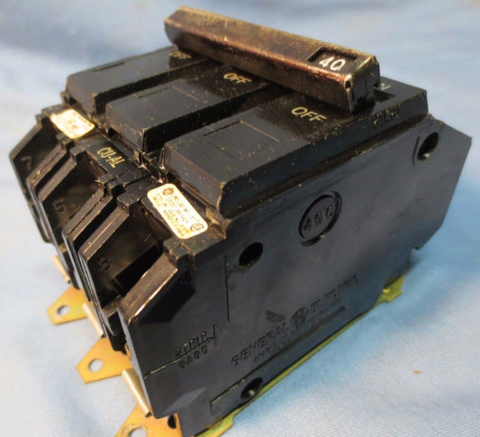 GENERAL ELECTRIC GE THQC32040 CU-AL 40A COMMON TRIP CIRCUIT BREAKER