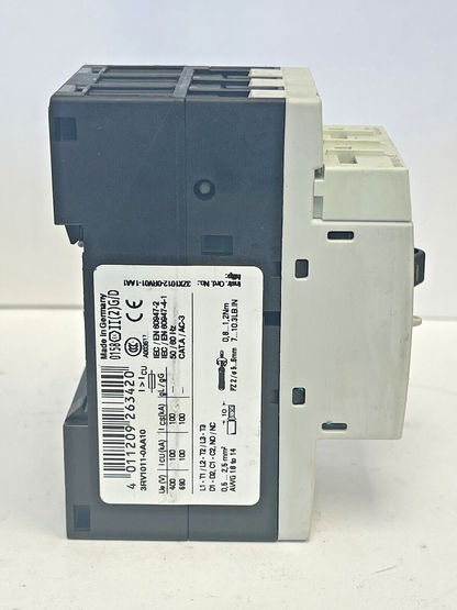 SIEMENS - 3RV1011-0AA10 & 3RV1901-1E-CIRCUIT BREAKER W/ SWITCH TRANSVERSE