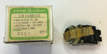 GENERAL ELECTRIC CR104B101 SELECTOR SWITCH  2POS 150V W/O KNOB&RING