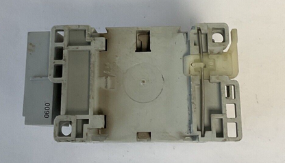 ALLEN BRADLEY 100-C12*10 CONTACTOR SER.A 600VAC 20A