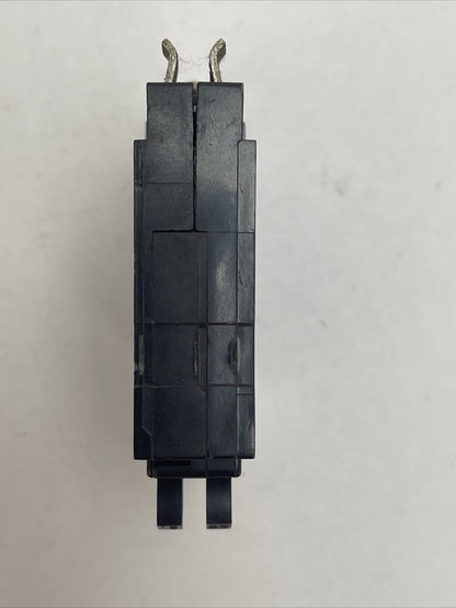 SQUARE D QOT1520 CIRCUIT BREAKER 15A 20A 120/240 VAC TWO 1 POLE UNITS CTL
